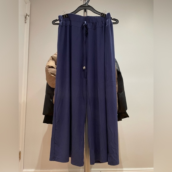 🇨🇦 6 for $25 🇨🇦 Pants - Picture 2 of 3